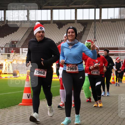 08.12.2024 - St. Pauli X-Mass-Run No. 14 Yannick Fuchs http://msf.ph/oto/7473676 08.12.2024 10:08:02 Ziel 83, 309, 328, 580, 690, 1048, 1058, 1297, 1390, 2350, 2501, 2587, 2716, 2945, 2964, 2968, 2969, 3010, 3012 meine-sportfotos.de