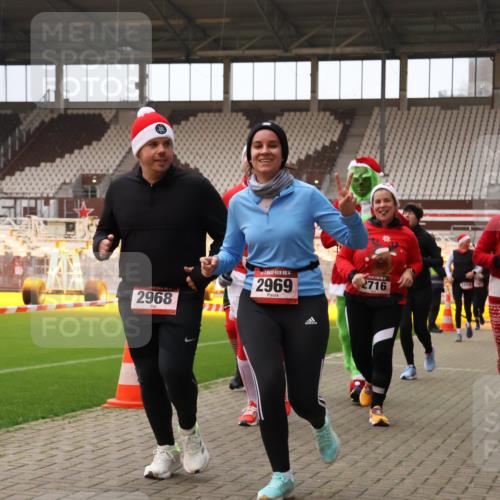 08.12.2024 - St. Pauli X-Mass-Run No. 14 Yannick Fuchs http://msf.ph/oto/7473684 08.12.2024 10:08:02 Ziel 83, 309, 328, 580, 690, 1048, 1058, 1297, 1390, 2350, 2501, 2587, 2716, 2945, 2964, 2968, 2969, 3010, 3012 meine-sportfotos.de