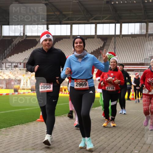 08.12.2024 - St. Pauli X-Mass-Run No. 14 Yannick Fuchs http://msf.ph/oto/7473690 08.12.2024 10:08:03 Ziel 83, 309, 328, 580, 690, 1048, 1058, 1297, 1390, 2587, 2716, 2945, 2961, 2964, 2968, 2969, 3010, 3012 meine-sportfotos.de