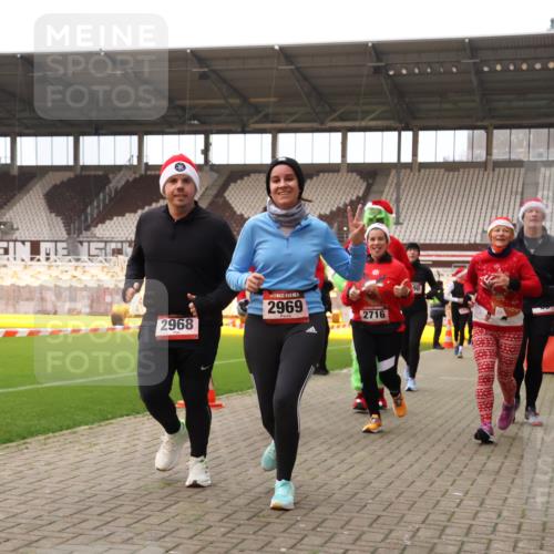 08.12.2024 - St. Pauli X-Mass-Run No. 14 Yannick Fuchs http://msf.ph/oto/7473697 08.12.2024 10:08:03 Ziel 83, 309, 328, 580, 690, 1048, 1058, 1297, 1390, 2587, 2716, 2945, 2961, 2964, 2968, 2969, 3010, 3012 meine-sportfotos.de
