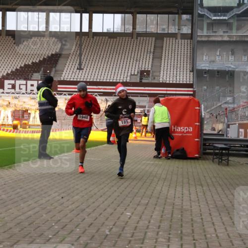 08.12.2024 - St. Pauli X-Mass-Run No. 14 Yannick Fuchs http://msf.ph/oto/7473719 08.12.2024 09:54:34 Ziel 185, 1863, 1948, 2588, 2891 meine-sportfotos.de