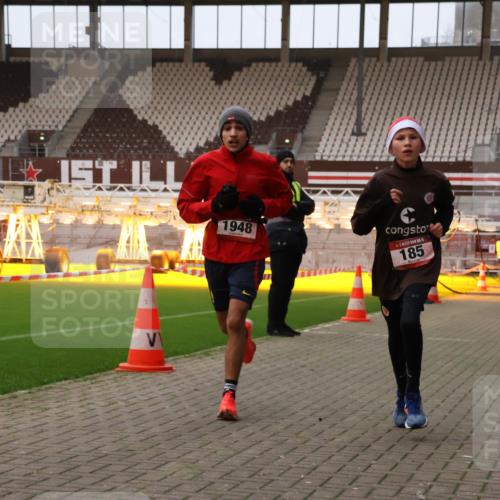 08.12.2024 - St. Pauli X-Mass-Run No. 14 Yannick Fuchs http://msf.ph/oto/7473729 08.12.2024 09:54:35 Ziel 185, 1863, 1948, 2588, 2891 meine-sportfotos.de