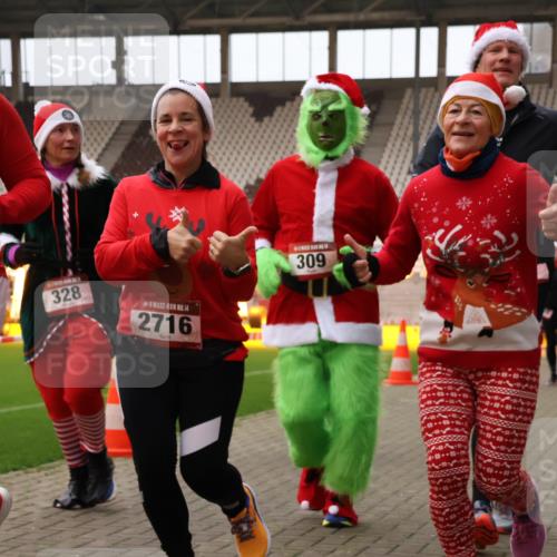 08.12.2024 - St. Pauli X-Mass-Run No. 14 Yannick Fuchs http://msf.ph/oto/7473733 08.12.2024 10:08:04 Ziel 83, 309, 328, 580, 690, 1048, 1058, 1297, 1390, 2587, 2716, 2945, 2961, 2964, 2968, 2969, 3010, 3012 meine-sportfotos.de