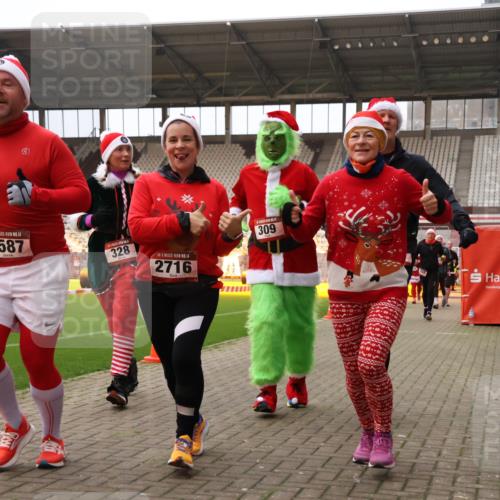 08.12.2024 - St. Pauli X-Mass-Run No. 14 Yannick Fuchs http://msf.ph/oto/7473740 08.12.2024 10:08:04 Ziel 83, 309, 328, 580, 690, 1048, 1058, 1297, 1390, 2587, 2716, 2945, 2961, 2964, 2968, 2969, 3010, 3012 meine-sportfotos.de