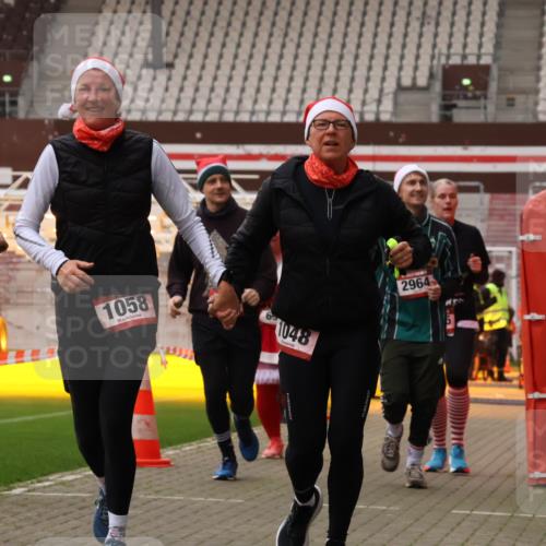 08.12.2024 - St. Pauli X-Mass-Run No. 14 Yannick Fuchs http://msf.ph/oto/7473815 08.12.2024 10:08:08 Ziel 83, 309, 328, 580, 690, 1048, 1058, 1390, 2587, 2716, 2945, 2961, 2964, 2968, 2969, 3010, 3012 meine-sportfotos.de