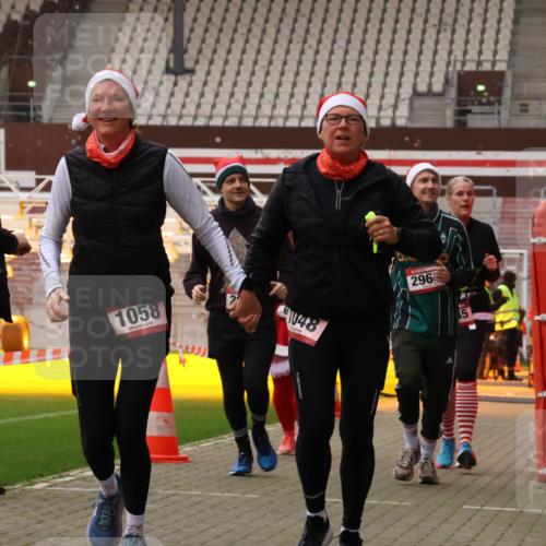 08.12.2024 - St. Pauli X-Mass-Run No. 14 Yannick Fuchs http://msf.ph/oto/7473819 08.12.2024 10:08:08 Ziel 83, 309, 328, 580, 690, 1048, 1058, 1390, 2587, 2716, 2945, 2961, 2964, 2968, 2969, 3010, 3012 meine-sportfotos.de