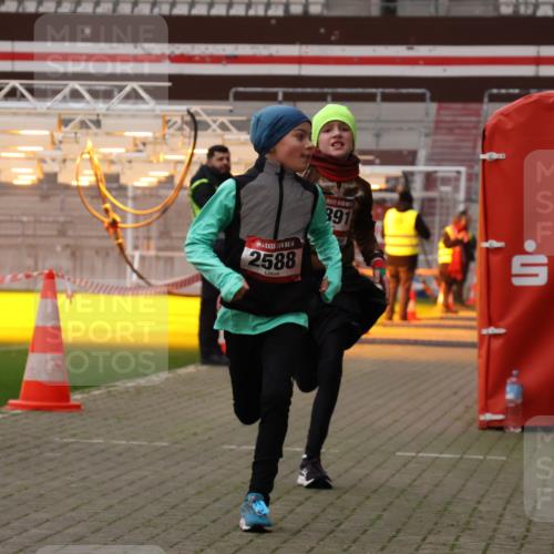 08.12.2024 - St. Pauli X-Mass-Run No. 14 Yannick Fuchs http://msf.ph/oto/7473821 08.12.2024 09:54:53 Ziel 341, 2588, 2891 meine-sportfotos.de