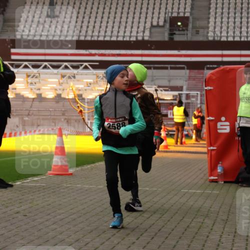 08.12.2024 - St. Pauli X-Mass-Run No. 14 Yannick Fuchs http://msf.ph/oto/7473833 08.12.2024 09:54:54 Ziel 341, 2588, 2891 meine-sportfotos.de