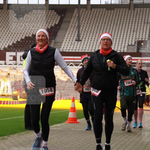 08.12.2024 - St. Pauli X-Mass-Run No. 14 Yannick Fuchs http://msf.ph/oto/7473838 08.12.2024 10:08:09 Ziel 83, 309, 328, 580, 690, 1048, 1058, 1390, 2587, 2716, 2945, 2961, 2964, 2968, 2969, 3010, 3012 meine-sportfotos.de