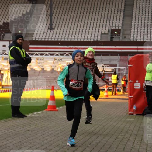 08.12.2024 - St. Pauli X-Mass-Run No. 14 Yannick Fuchs http://msf.ph/oto/7473840 08.12.2024 09:54:54 Ziel 341, 2588, 2891 meine-sportfotos.de