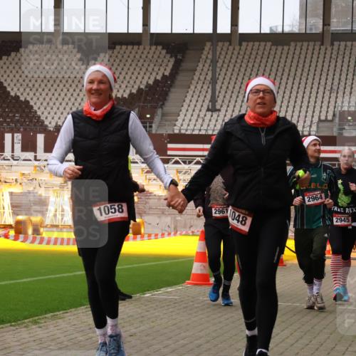 08.12.2024 - St. Pauli X-Mass-Run No. 14 Yannick Fuchs http://msf.ph/oto/7473845 08.12.2024 10:08:09 Ziel 83, 309, 328, 580, 690, 1048, 1058, 1390, 2587, 2716, 2945, 2961, 2964, 2968, 2969, 3010, 3012 meine-sportfotos.de