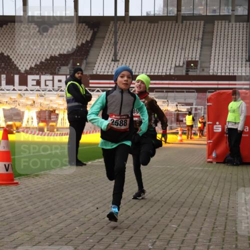 08.12.2024 - St. Pauli X-Mass-Run No. 14 Yannick Fuchs http://msf.ph/oto/7473847 08.12.2024 09:54:54 Ziel 341, 2588, 2891 meine-sportfotos.de