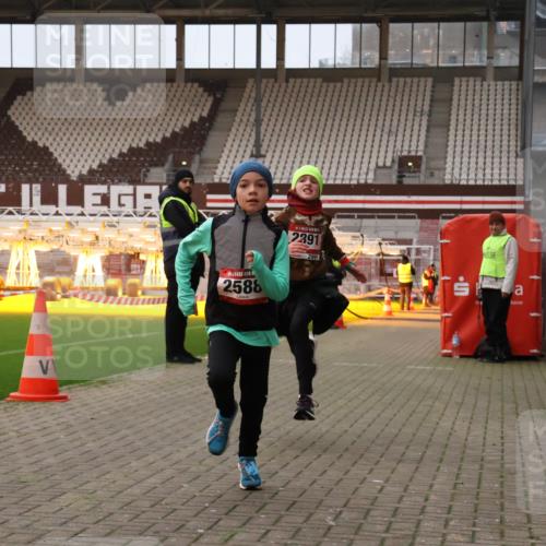 08.12.2024 - St. Pauli X-Mass-Run No. 14 Yannick Fuchs http://msf.ph/oto/7473851 08.12.2024 09:54:55 Ziel 341, 2588, 2891 meine-sportfotos.de