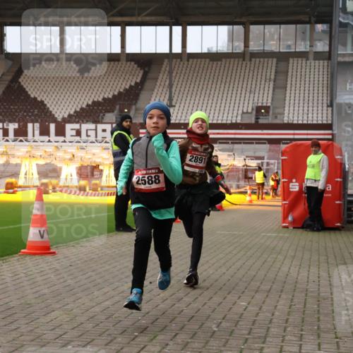 08.12.2024 - St. Pauli X-Mass-Run No. 14 Yannick Fuchs http://msf.ph/oto/7473854 08.12.2024 09:54:55 Ziel 341, 2588, 2891 meine-sportfotos.de