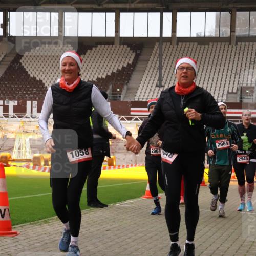 08.12.2024 - St. Pauli X-Mass-Run No. 14 Yannick Fuchs http://msf.ph/oto/7473861 08.12.2024 10:08:09 Ziel 83, 309, 328, 580, 690, 1048, 1058, 1390, 2587, 2716, 2945, 2961, 2964, 2968, 2969, 3010, 3012 meine-sportfotos.de