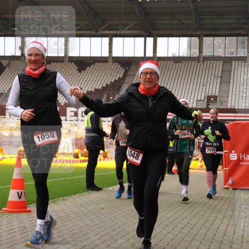 08.12.2024 - St. Pauli X-Mass-Run No. 14 Yannick Fuchs http://msf.ph/oto/7473873 08.12.2024 10:08:10 Ziel 83, 309, 328, 580, 690, 1048, 1058, 1390, 2587, 2716, 2945, 2961, 2964, 2968, 2969, 3010, 3012 meine-sportfotos.de