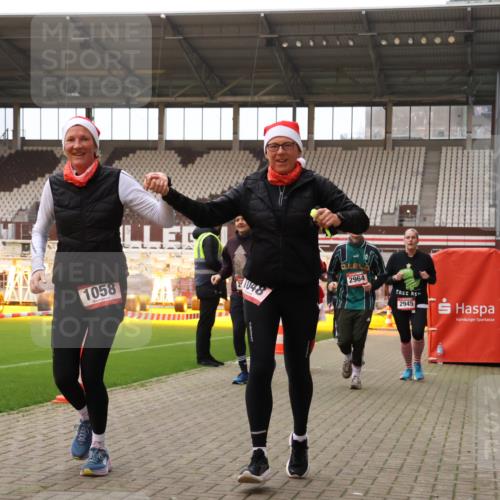 08.12.2024 - St. Pauli X-Mass-Run No. 14 Yannick Fuchs http://msf.ph/oto/7473881 08.12.2024 10:08:10 Ziel 83, 309, 328, 580, 690, 1048, 1058, 1390, 2587, 2716, 2945, 2961, 2964, 2968, 2969, 3010, 3012 meine-sportfotos.de