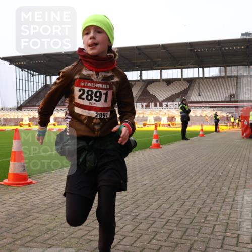 08.12.2024 - St. Pauli X-Mass-Run No. 14 Yannick Fuchs http://msf.ph/oto/7473888 08.12.2024 09:54:56 Ziel 341, 2588, 2891 meine-sportfotos.de