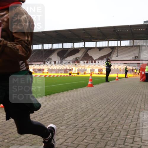 08.12.2024 - St. Pauli X-Mass-Run No. 14 Yannick Fuchs http://msf.ph/oto/7473895 08.12.2024 09:54:56 Ziel 341, 2588, 2891 meine-sportfotos.de
