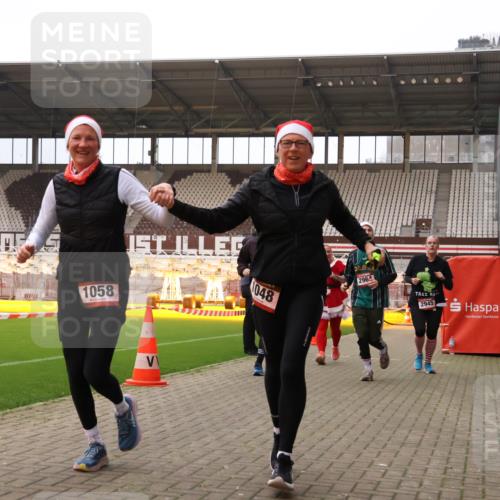08.12.2024 - St. Pauli X-Mass-Run No. 14 Yannick Fuchs http://msf.ph/oto/7473896 08.12.2024 10:08:11 Ziel 83, 309, 328, 580, 690, 1048, 1058, 1390, 2587, 2716, 2945, 2961, 2964, 2968, 2969 meine-sportfotos.de