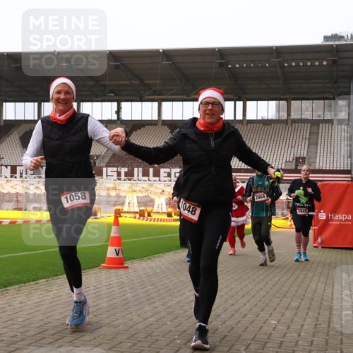 08.12.2024 - St. Pauli X-Mass-Run No. 14 Yannick Fuchs http://msf.ph/oto/7473899 08.12.2024 10:08:11 Ziel 83, 309, 328, 580, 690, 1048, 1058, 1390, 2587, 2716, 2945, 2961, 2964, 2968, 2969 meine-sportfotos.de