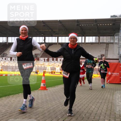 08.12.2024 - St. Pauli X-Mass-Run No. 14 Yannick Fuchs http://msf.ph/oto/7473904 08.12.2024 10:08:11 Ziel 83, 309, 328, 580, 690, 1048, 1058, 1390, 2587, 2716, 2945, 2961, 2964, 2968, 2969 meine-sportfotos.de