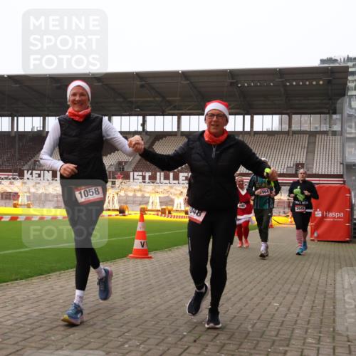 08.12.2024 - St. Pauli X-Mass-Run No. 14 Yannick Fuchs http://msf.ph/oto/7473907 08.12.2024 10:08:11 Ziel 83, 309, 328, 580, 690, 1048, 1058, 1390, 2587, 2716, 2945, 2961, 2964, 2968, 2969 meine-sportfotos.de