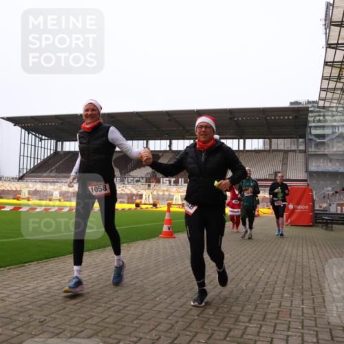 08.12.2024 - St. Pauli X-Mass-Run No. 14 Yannick Fuchs http://msf.ph/oto/7473922 08.12.2024 10:08:11 Ziel 83, 309, 328, 580, 690, 1048, 1058, 1390, 2587, 2716, 2945, 2961, 2964, 2968, 2969 meine-sportfotos.de