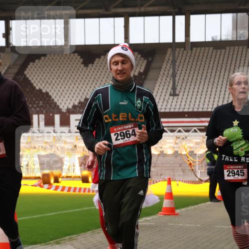 08.12.2024 - St. Pauli X-Mass-Run No. 14 Yannick Fuchs http://msf.ph/oto/7473935 08.12.2024 10:08:12 Ziel 83, 309, 328, 580, 690, 1048, 1058, 1390, 2587, 2716, 2945, 2961, 2964, 2968, 2969 meine-sportfotos.de