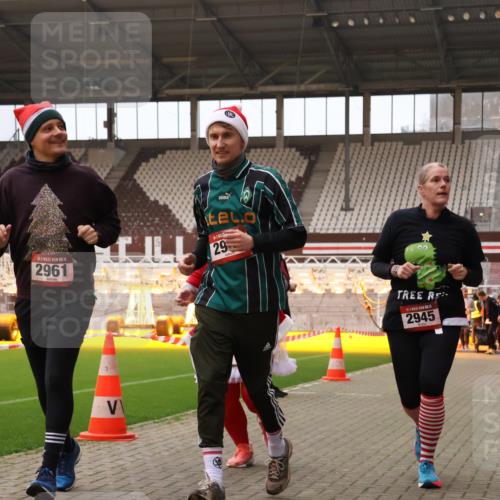 08.12.2024 - St. Pauli X-Mass-Run No. 14 Yannick Fuchs http://msf.ph/oto/7473947 08.12.2024 10:08:13 Ziel 83, 309, 328, 580, 690, 1048, 1058, 1390, 1423, 2587, 2716, 2945, 2961, 2964, 2968, 2969 meine-sportfotos.de