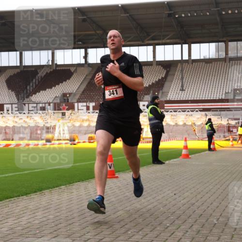 08.12.2024 - St. Pauli X-Mass-Run No. 14 Yannick Fuchs http://msf.ph/oto/7473948 08.12.2024 09:55:06 Ziel 341, 881, 907 meine-sportfotos.de