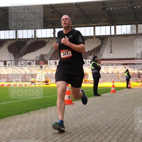08.12.2024 - St. Pauli X-Mass-Run No. 14 Yannick Fuchs http://msf.ph/oto/7473951 08.12.2024 09:55:06 Ziel 341, 881, 907 meine-sportfotos.de