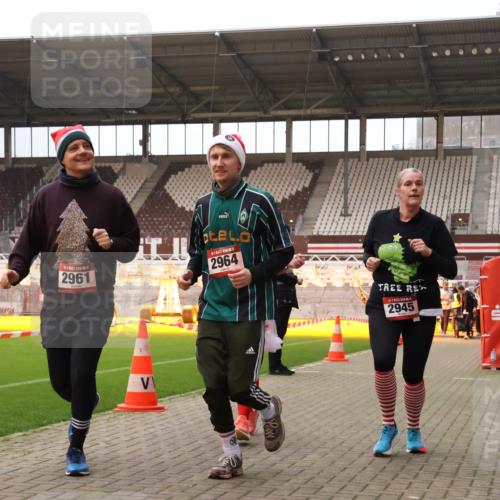 08.12.2024 - St. Pauli X-Mass-Run No. 14 Yannick Fuchs http://msf.ph/oto/7473955 08.12.2024 10:08:13 Ziel 83, 309, 328, 580, 690, 1048, 1058, 1390, 1423, 2587, 2716, 2945, 2961, 2964, 2968, 2969 meine-sportfotos.de