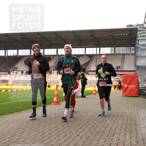 08.12.2024 - St. Pauli X-Mass-Run No. 14 Yannick Fuchs http://msf.ph/oto/7473963 08.12.2024 10:08:13 Ziel 83, 309, 328, 580, 690, 1048, 1058, 1390, 1423, 2587, 2716, 2945, 2961, 2964, 2968, 2969 meine-sportfotos.de