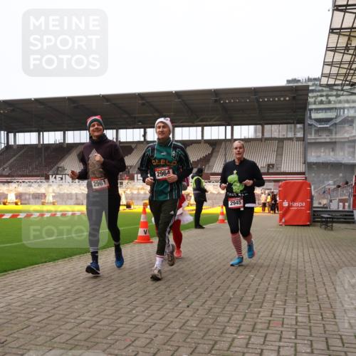 08.12.2024 - St. Pauli X-Mass-Run No. 14 Yannick Fuchs http://msf.ph/oto/7473968 08.12.2024 10:08:13 Ziel 83, 309, 328, 580, 690, 1048, 1058, 1390, 1423, 2587, 2716, 2945, 2961, 2964, 2968, 2969 meine-sportfotos.de