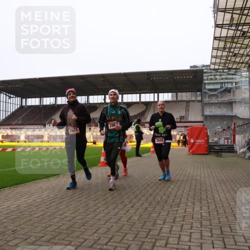 08.12.2024 - St. Pauli X-Mass-Run No. 14 Yannick Fuchs http://msf.ph/oto/7473972 08.12.2024 10:08:13 Ziel 83, 309, 328, 580, 690, 1048, 1058, 1390, 1423, 2587, 2716, 2945, 2961, 2964, 2968, 2969 meine-sportfotos.de