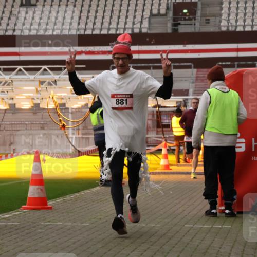 08.12.2024 - St. Pauli X-Mass-Run No. 14 Yannick Fuchs http://msf.ph/oto/7473973 08.12.2024 09:55:14 Ziel 691, 881, 907 meine-sportfotos.de