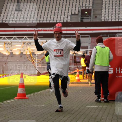 08.12.2024 - St. Pauli X-Mass-Run No. 14 Yannick Fuchs http://msf.ph/oto/7473976 08.12.2024 09:55:14 Ziel 691, 881, 907 meine-sportfotos.de