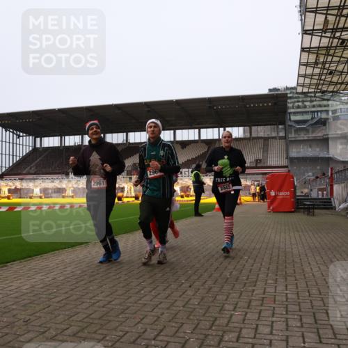 08.12.2024 - St. Pauli X-Mass-Run No. 14 Yannick Fuchs http://msf.ph/oto/7473978 08.12.2024 10:08:13 Ziel 83, 309, 328, 580, 690, 1048, 1058, 1390, 1423, 2587, 2716, 2945, 2961, 2964, 2968, 2969 meine-sportfotos.de