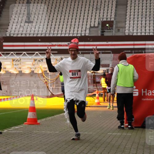 08.12.2024 - St. Pauli X-Mass-Run No. 14 Yannick Fuchs http://msf.ph/oto/7473979 08.12.2024 09:55:15 Ziel 691, 881, 907 meine-sportfotos.de