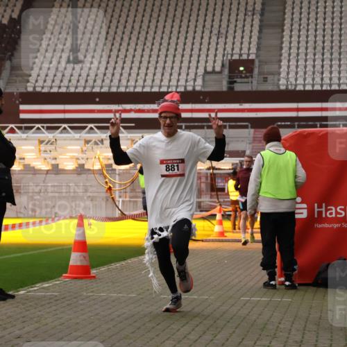 08.12.2024 - St. Pauli X-Mass-Run No. 14 Yannick Fuchs http://msf.ph/oto/7473982 08.12.2024 09:55:15 Ziel 691, 881, 907 meine-sportfotos.de