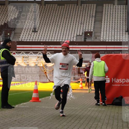 08.12.2024 - St. Pauli X-Mass-Run No. 14 Yannick Fuchs http://msf.ph/oto/7473995 08.12.2024 09:55:15 Ziel 691, 881, 907 meine-sportfotos.de