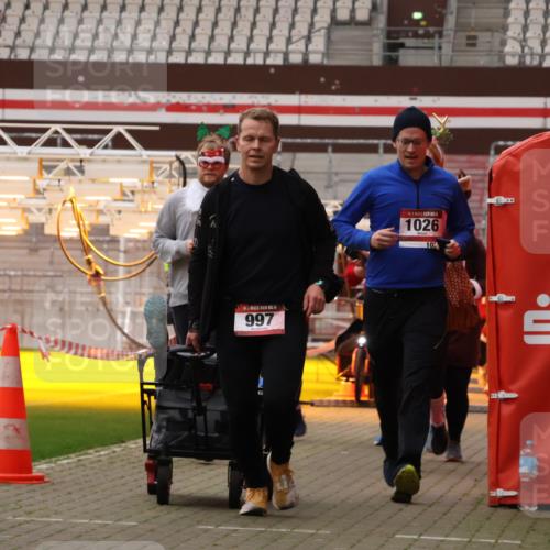 08.12.2024 - St. Pauli X-Mass-Run No. 14 Yannick Fuchs http://msf.ph/oto/7474023 08.12.2024 10:08:21 Ziel 485, 690, 997, 1026, 1048, 1058, 1423, 2945, 2961, 2964 meine-sportfotos.de
