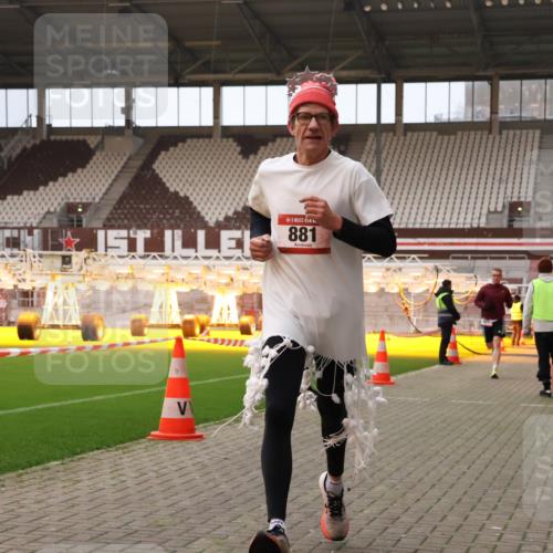 08.12.2024 - St. Pauli X-Mass-Run No. 14 Yannick Fuchs http://msf.ph/oto/7474051 08.12.2024 09:55:17 Ziel 691, 881, 907 meine-sportfotos.de