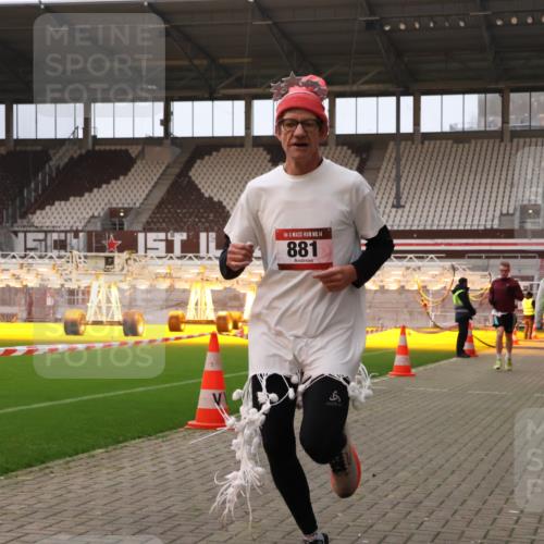 08.12.2024 - St. Pauli X-Mass-Run No. 14 Yannick Fuchs http://msf.ph/oto/7474061 08.12.2024 09:55:17 Ziel 691, 881, 907 meine-sportfotos.de
