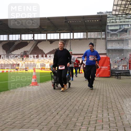 08.12.2024 - St. Pauli X-Mass-Run No. 14 Yannick Fuchs http://msf.ph/oto/7474073 08.12.2024 10:08:25 Ziel 292, 301, 485, 690, 997, 1026, 1310, 1423, 1952, 1961, 2753, 2961, 2964 meine-sportfotos.de