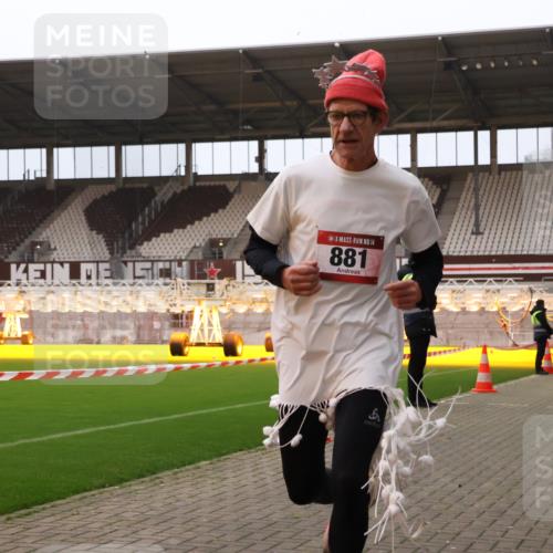 08.12.2024 - St. Pauli X-Mass-Run No. 14 Yannick Fuchs http://msf.ph/oto/7474075 08.12.2024 09:55:18 Ziel 691, 881, 907 meine-sportfotos.de