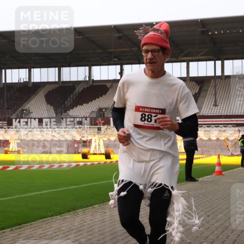 08.12.2024 - St. Pauli X-Mass-Run No. 14 Yannick Fuchs http://msf.ph/oto/7474078 08.12.2024 09:55:18 Ziel 691, 881, 907 meine-sportfotos.de