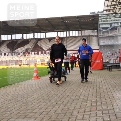 08.12.2024 - St. Pauli X-Mass-Run No. 14 Yannick Fuchs http://msf.ph/oto/7474079 08.12.2024 10:08:25 Ziel 292, 301, 485, 690, 997, 1026, 1310, 1423, 1952, 1961, 2753, 2961, 2964 meine-sportfotos.de