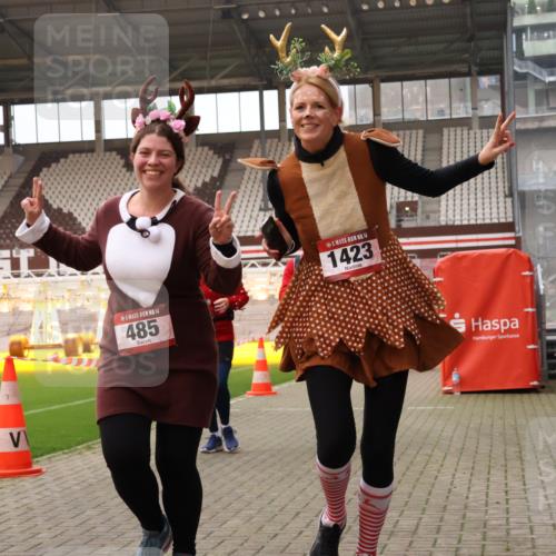 08.12.2024 - St. Pauli X-Mass-Run No. 14 Yannick Fuchs http://msf.ph/oto/7474127 08.12.2024 10:08:28 Ziel 292, 301, 436, 485, 997, 1026, 1310, 1423, 1952, 1961, 2753, 2961 meine-sportfotos.de